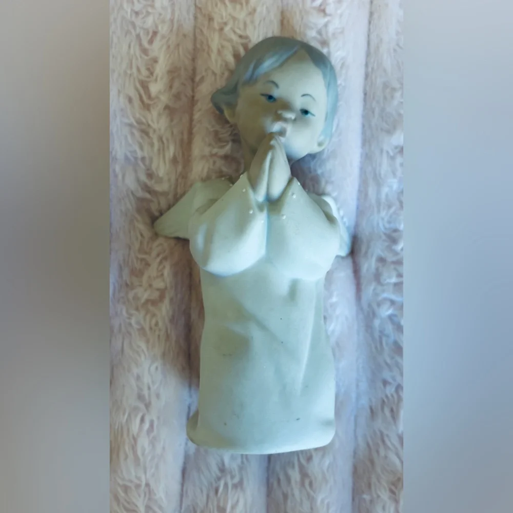 Lladro Praying Small Angel Boy Vintage Ceramic Made in Italy Cherub Matte - Picture 1 of 6